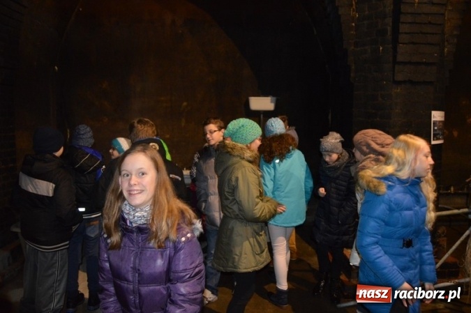 Zdjęcie w galerii na portalu naszraciborz.pl: Uczniowie klas VI z SP 4 zwiedzili Stację Uzdatniania Wody w Raciborzu  wiadomości z regionu