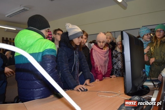 Zdjęcie w galerii na portalu naszraciborz.pl: Uczniowie klas VI z SP 4 zwiedzili Stację Uzdatniania Wody w Raciborzu  wiadomości z regionu