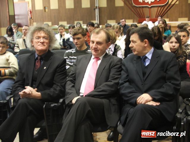 Zdjęcie w galerii na portalu naszraciborz.pl: Najlepsi z niemieckiego nagrodzeni wiadomości z regionu