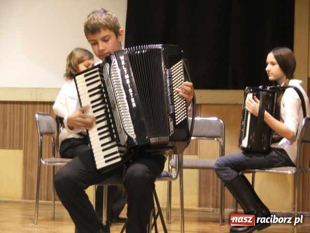 Zdjęcie w galerii na portalu naszraciborz.pl: Najlepsi z niemieckiego nagrodzeni wiadomości z regionu