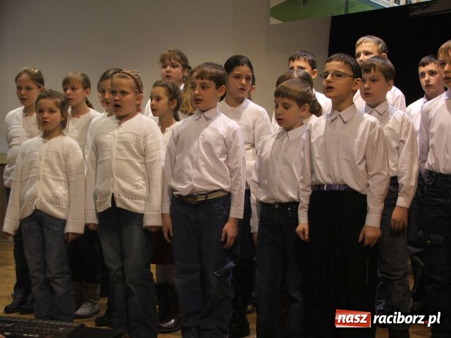 Zdjęcie w galerii na portalu naszraciborz.pl: Najlepsi z niemieckiego nagrodzeni wiadomości z regionu