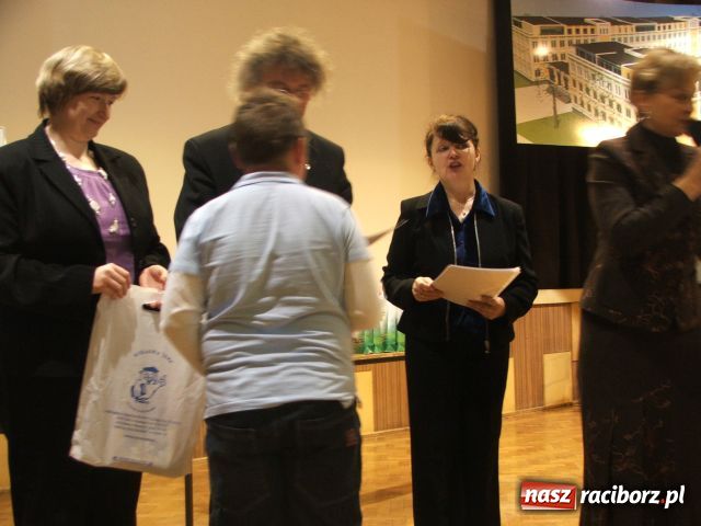 Zdjęcie w galerii na portalu naszraciborz.pl: Najlepsi z niemieckiego nagrodzeni wiadomości z regionu