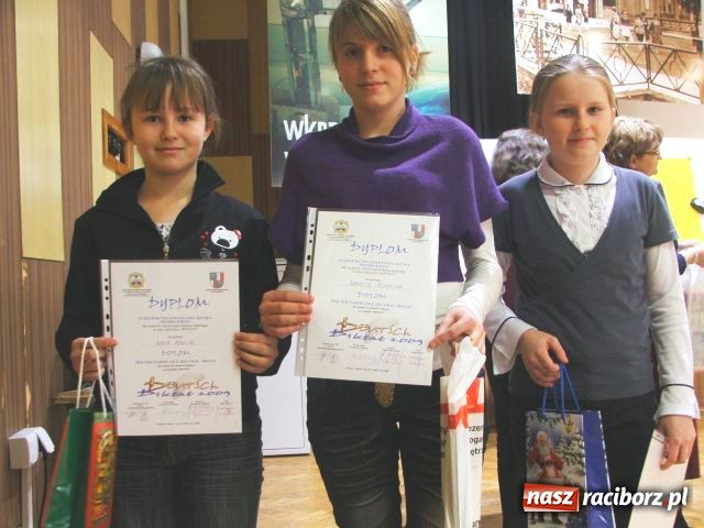 Zdjęcie w galerii na portalu naszraciborz.pl: Najlepsi z niemieckiego nagrodzeni wiadomości z regionu