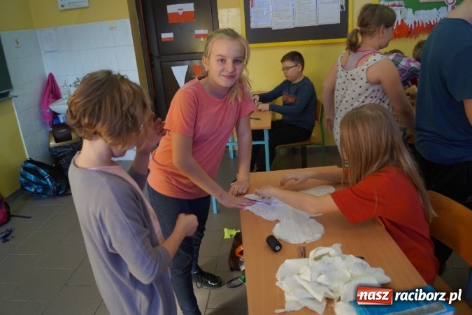 Zdjęcie w galerii na portalu naszraciborz.pl: Uczniowie z Markowic ratują dzieci w Afryce!  wiadomości z regionu