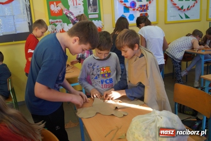 Zdjęcie w galerii na portalu naszraciborz.pl: Uczniowie z Markowic ratują dzieci w Afryce!  wiadomości z regionu