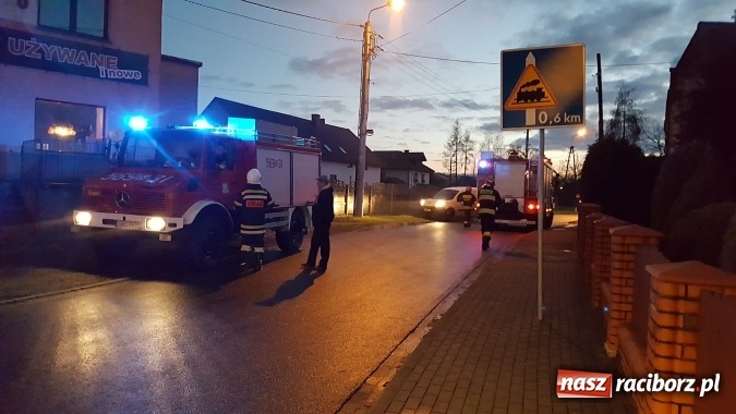 Zdjęcie w galerii na portalu naszraciborz.pl: Uszkodzenie sieci gazowej powodem zamknięcia ulicy Olimpijczyka w Markowicach  wiadomości z regionu