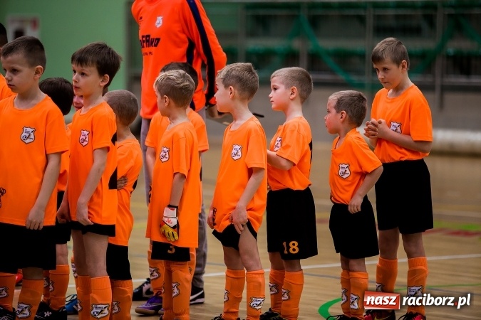 Zdjęcie w galerii na portalu naszraciborz.pl: Piłkarskie Mikołajki w Arenie Rafako. Młodzi unici najlepsi wiadomości z regionu