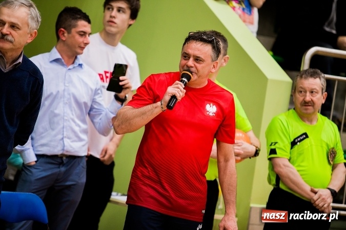 Zdjęcie w galerii na portalu naszraciborz.pl: Piłkarskie Mikołajki w Arenie Rafako. Młodzi unici najlepsi wiadomości z regionu