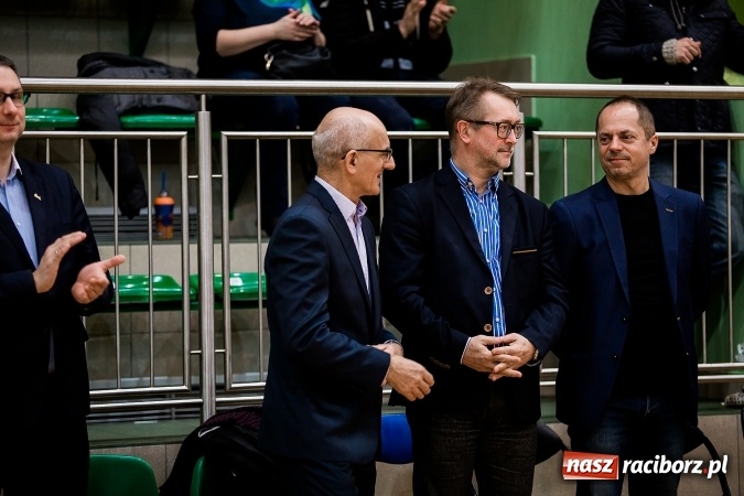 Zdjęcie w galerii na portalu naszraciborz.pl: Piłkarskie Mikołajki w Arenie Rafako. Młodzi unici najlepsi wiadomości z regionu