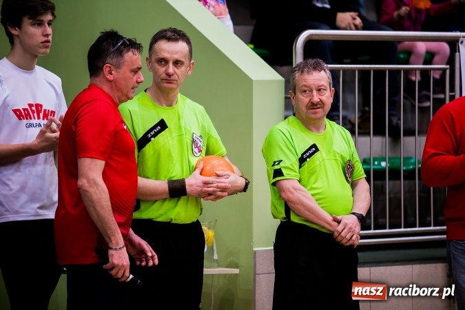 Zdjęcie w galerii na portalu naszraciborz.pl: Piłkarskie Mikołajki w Arenie Rafako. Młodzi unici najlepsi wiadomości z regionu
