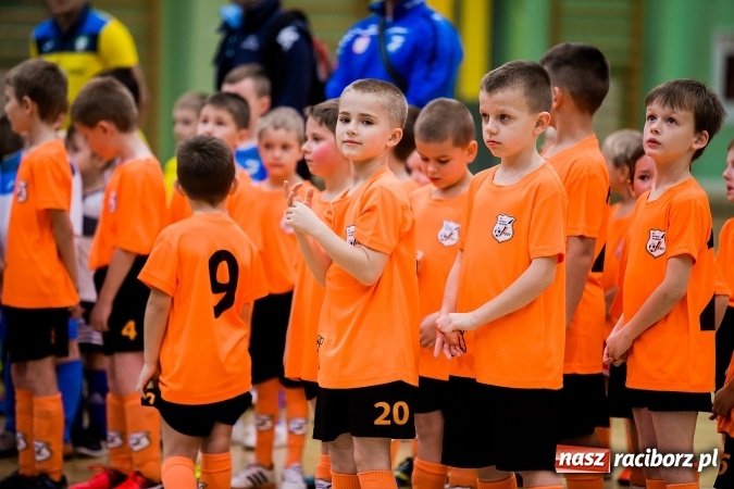 Zdjęcie w galerii na portalu naszraciborz.pl: Piłkarskie Mikołajki w Arenie Rafako. Młodzi unici najlepsi wiadomości z regionu