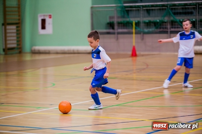 Zdjęcie w galerii na portalu naszraciborz.pl: Piłkarskie Mikołajki w Arenie Rafako. Młodzi unici najlepsi wiadomości z regionu