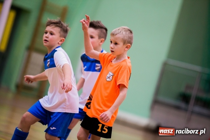 Zdjęcie w galerii na portalu naszraciborz.pl: Piłkarskie Mikołajki w Arenie Rafako. Młodzi unici najlepsi wiadomości z regionu