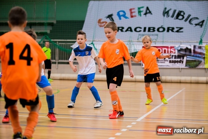 Zdjęcie w galerii na portalu naszraciborz.pl: Piłkarskie Mikołajki w Arenie Rafako. Młodzi unici najlepsi wiadomości z regionu