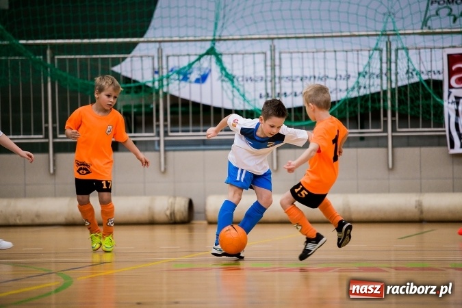 Zdjęcie w galerii na portalu naszraciborz.pl: Piłkarskie Mikołajki w Arenie Rafako. Młodzi unici najlepsi wiadomości z regionu