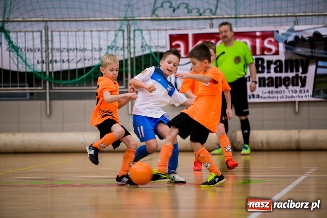 Zdjęcie w galerii na portalu naszraciborz.pl: Piłkarskie Mikołajki w Arenie Rafako. Młodzi unici najlepsi wiadomości z regionu