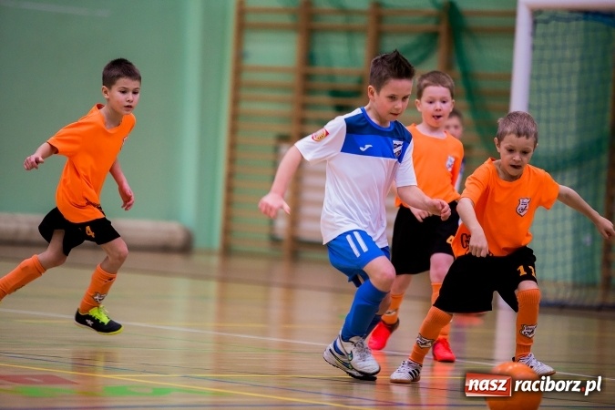 Zdjęcie w galerii na portalu naszraciborz.pl: Piłkarskie Mikołajki w Arenie Rafako. Młodzi unici najlepsi wiadomości z regionu