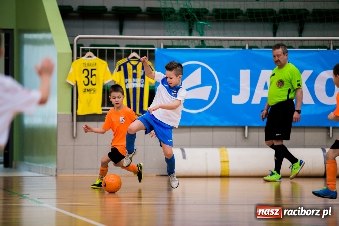 Zdjęcie w galerii na portalu naszraciborz.pl: Piłkarskie Mikołajki w Arenie Rafako. Młodzi unici najlepsi wiadomości z regionu