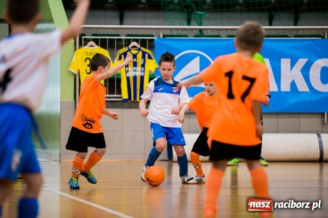 Zdjęcie w galerii na portalu naszraciborz.pl: Piłkarskie Mikołajki w Arenie Rafako. Młodzi unici najlepsi wiadomości z regionu