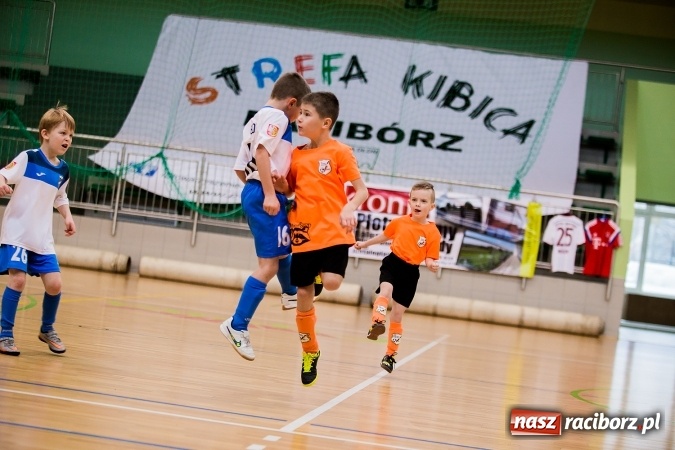Zdjęcie w galerii na portalu naszraciborz.pl: Piłkarskie Mikołajki w Arenie Rafako. Młodzi unici najlepsi wiadomości z regionu