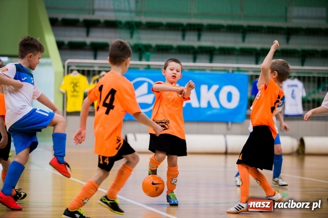 Zdjęcie w galerii na portalu naszraciborz.pl: Piłkarskie Mikołajki w Arenie Rafako. Młodzi unici najlepsi wiadomości z regionu