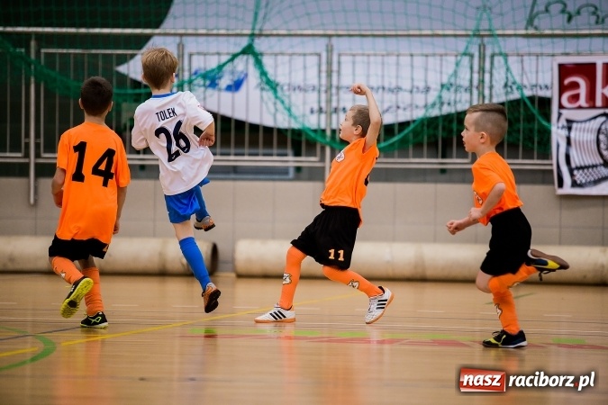 Zdjęcie w galerii na portalu naszraciborz.pl: Piłkarskie Mikołajki w Arenie Rafako. Młodzi unici najlepsi wiadomości z regionu