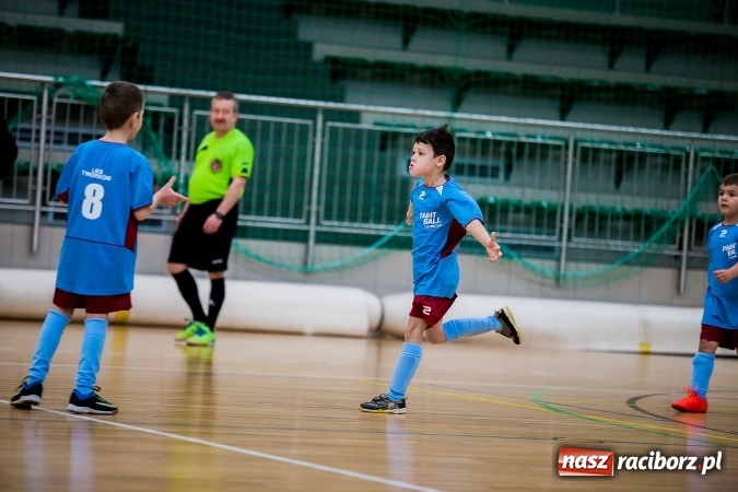 Zdjęcie w galerii na portalu naszraciborz.pl: Piłkarskie Mikołajki w Arenie Rafako. Młodzi unici najlepsi wiadomości z regionu