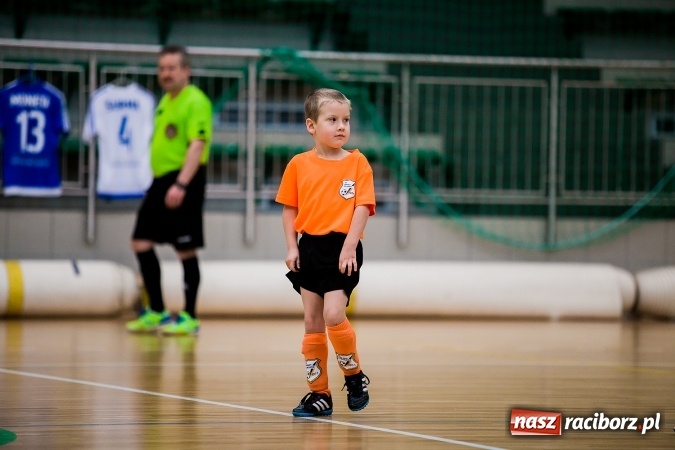 Zdjęcie w galerii na portalu naszraciborz.pl: Piłkarskie Mikołajki w Arenie Rafako. Młodzi unici najlepsi wiadomości z regionu
