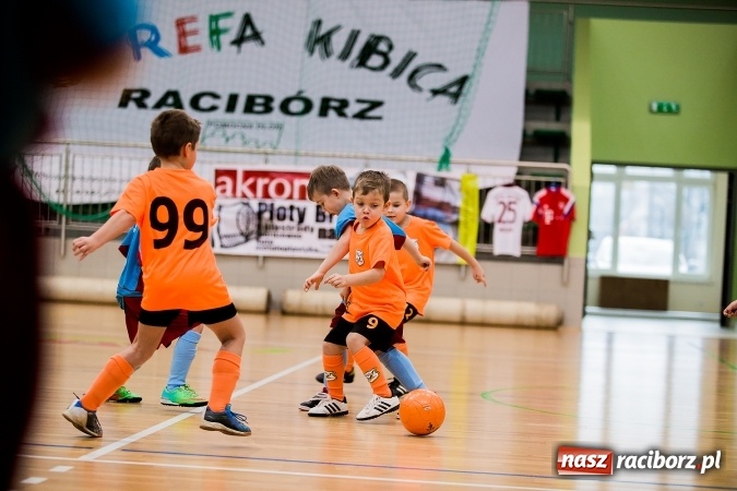Zdjęcie w galerii na portalu naszraciborz.pl: Piłkarskie Mikołajki w Arenie Rafako. Młodzi unici najlepsi wiadomości z regionu