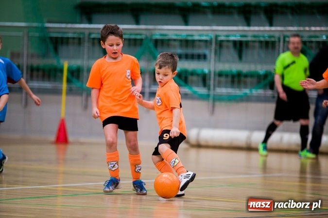 Zdjęcie w galerii na portalu naszraciborz.pl: Piłkarskie Mikołajki w Arenie Rafako. Młodzi unici najlepsi wiadomości z regionu