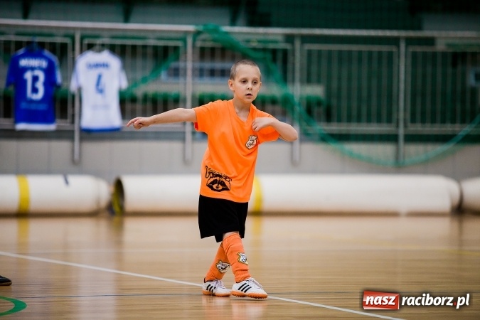 Zdjęcie w galerii na portalu naszraciborz.pl: Piłkarskie Mikołajki w Arenie Rafako. Młodzi unici najlepsi wiadomości z regionu