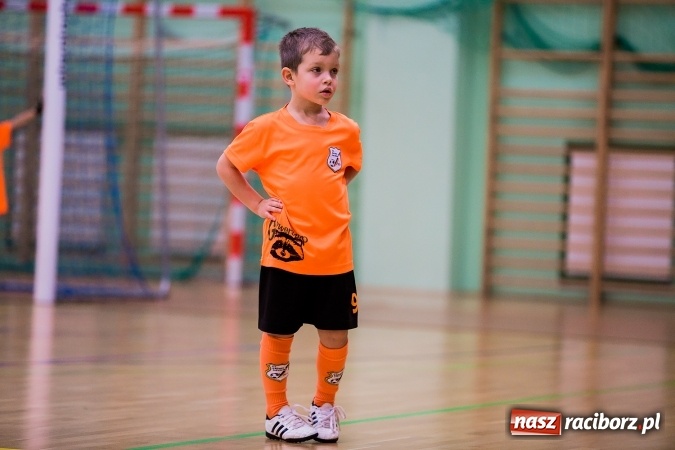 Zdjęcie w galerii na portalu naszraciborz.pl: Piłkarskie Mikołajki w Arenie Rafako. Młodzi unici najlepsi wiadomości z regionu