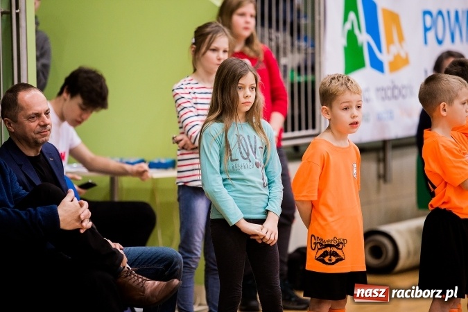 Zdjęcie w galerii na portalu naszraciborz.pl: Piłkarskie Mikołajki w Arenie Rafako. Młodzi unici najlepsi wiadomości z regionu