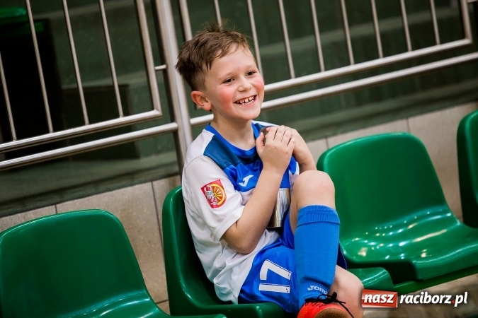 Zdjęcie w galerii na portalu naszraciborz.pl: Piłkarskie Mikołajki w Arenie Rafako. Młodzi unici najlepsi wiadomości z regionu