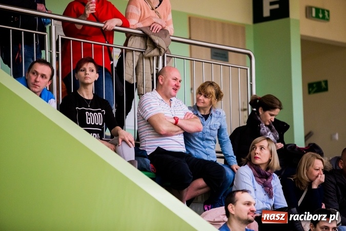 Zdjęcie w galerii na portalu naszraciborz.pl: Piłkarskie Mikołajki w Arenie Rafako. Młodzi unici najlepsi wiadomości z regionu