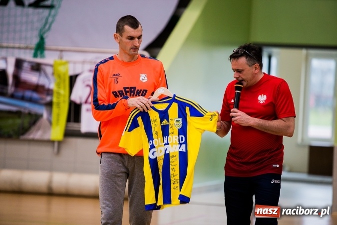 Zdjęcie w galerii na portalu naszraciborz.pl: Piłkarskie Mikołajki w Arenie Rafako. Młodzi unici najlepsi wiadomości z regionu