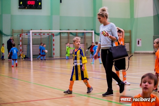 Zdjęcie w galerii na portalu naszraciborz.pl: Piłkarskie Mikołajki w Arenie Rafako. Młodzi unici najlepsi wiadomości z regionu