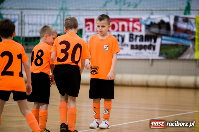 Zdjęcie w galerii na portalu naszraciborz.pl: Piłkarskie Mikołajki w Arenie Rafako. Młodzi unici najlepsi wiadomości z regionu