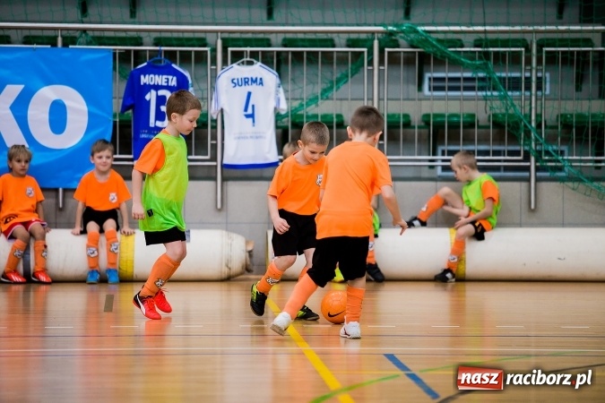 Zdjęcie w galerii na portalu naszraciborz.pl: Piłkarskie Mikołajki w Arenie Rafako. Młodzi unici najlepsi wiadomości z regionu