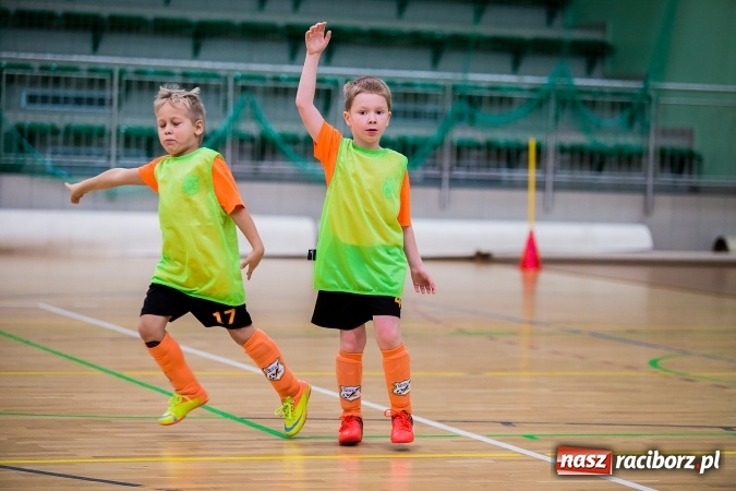 Zdjęcie w galerii na portalu naszraciborz.pl: Piłkarskie Mikołajki w Arenie Rafako. Młodzi unici najlepsi wiadomości z regionu