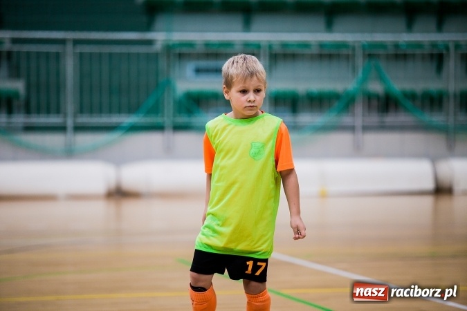 Zdjęcie w galerii na portalu naszraciborz.pl: Piłkarskie Mikołajki w Arenie Rafako. Młodzi unici najlepsi wiadomości z regionu