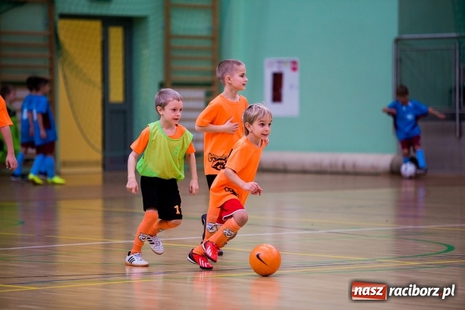 Zdjęcie w galerii na portalu naszraciborz.pl: Piłkarskie Mikołajki w Arenie Rafako. Młodzi unici najlepsi wiadomości z regionu