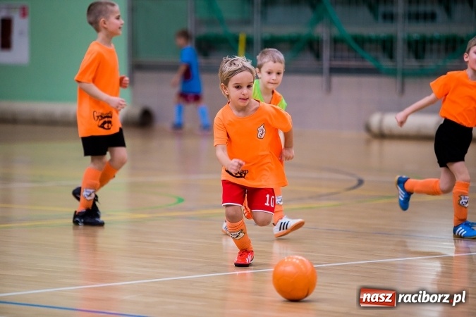 Zdjęcie w galerii na portalu naszraciborz.pl: Piłkarskie Mikołajki w Arenie Rafako. Młodzi unici najlepsi wiadomości z regionu