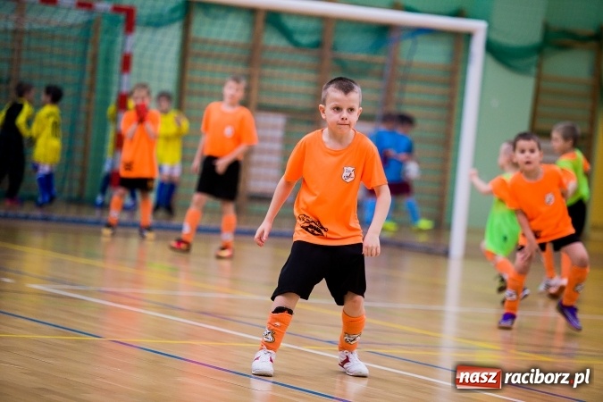 Zdjęcie w galerii na portalu naszraciborz.pl: Piłkarskie Mikołajki w Arenie Rafako. Młodzi unici najlepsi wiadomości z regionu