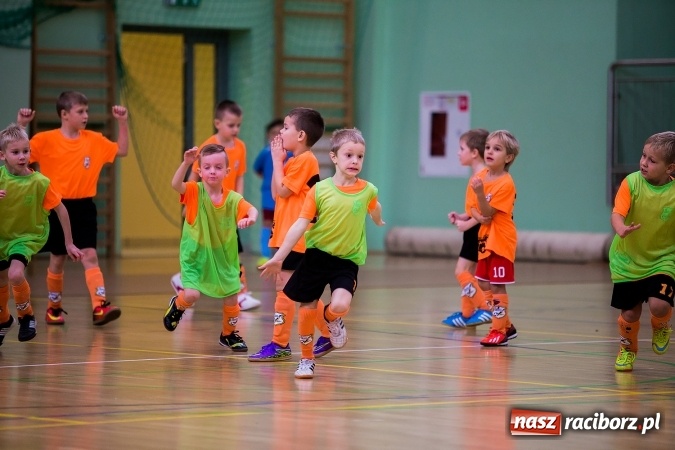 Zdjęcie w galerii na portalu naszraciborz.pl: Piłkarskie Mikołajki w Arenie Rafako. Młodzi unici najlepsi wiadomości z regionu