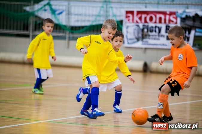 Zdjęcie w galerii na portalu naszraciborz.pl: Piłkarskie Mikołajki w Arenie Rafako. Młodzi unici najlepsi wiadomości z regionu