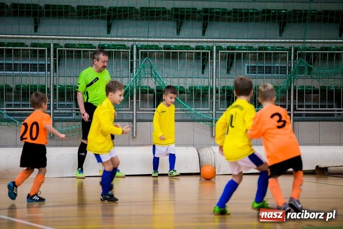 Zdjęcie w galerii na portalu naszraciborz.pl: Piłkarskie Mikołajki w Arenie Rafako. Młodzi unici najlepsi wiadomości z regionu