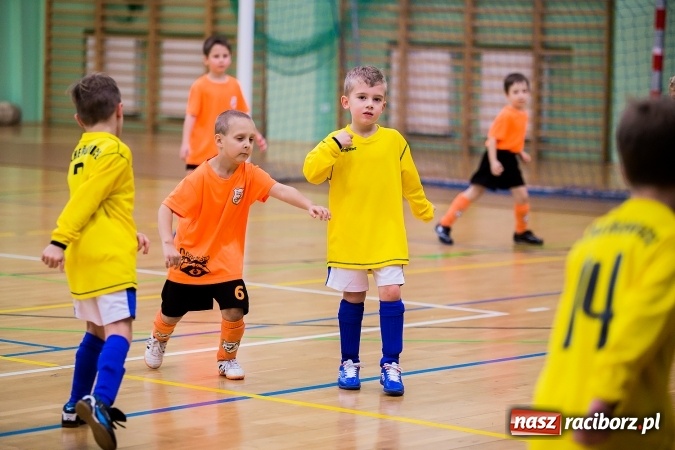 Zdjęcie w galerii na portalu naszraciborz.pl: Piłkarskie Mikołajki w Arenie Rafako. Młodzi unici najlepsi wiadomości z regionu