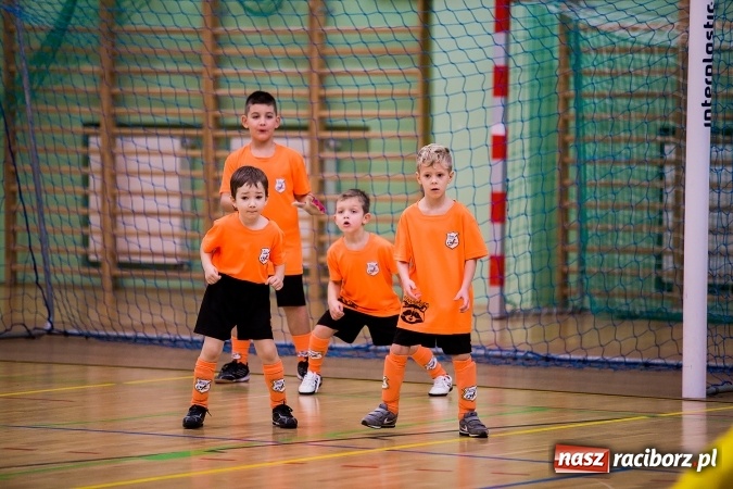 Zdjęcie w galerii na portalu naszraciborz.pl: Piłkarskie Mikołajki w Arenie Rafako. Młodzi unici najlepsi wiadomości z regionu