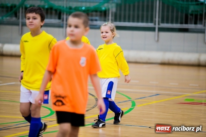 Zdjęcie w galerii na portalu naszraciborz.pl: Piłkarskie Mikołajki w Arenie Rafako. Młodzi unici najlepsi wiadomości z regionu